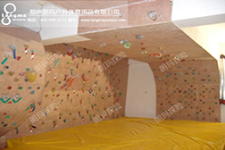 河南首家專業室內爆博攀巖館
