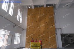 和田公安局反恐中心攀巖墻完美收工