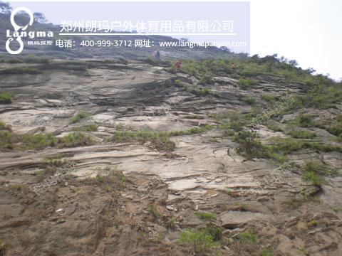 拓展器材，自然巖壁