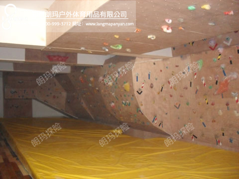 爆博攀巖墻